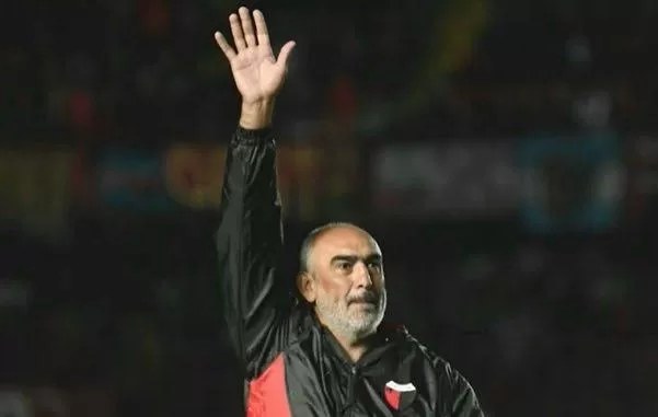 Colón apuesta otra vez por Iván Delfino para cambiar el rumbo del equipo