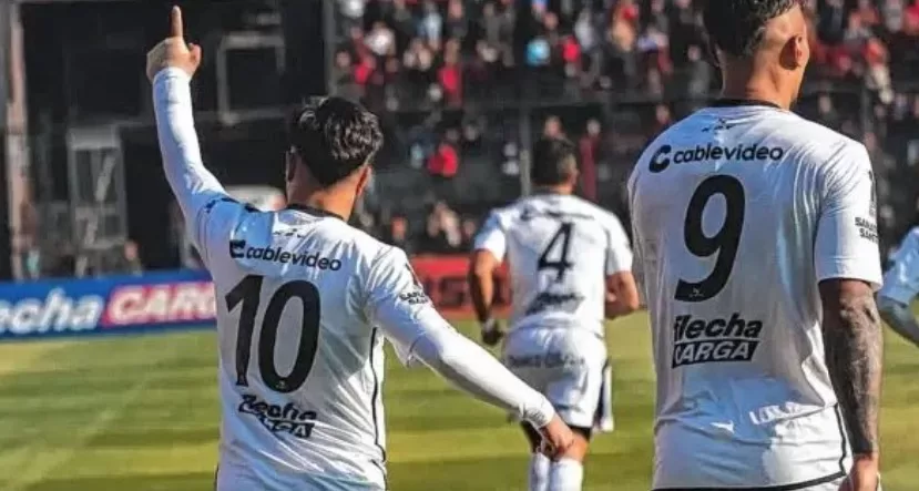 Colón goleó a Central Norte, recuperó el segundo puesto y sueña con alcanzar la cima