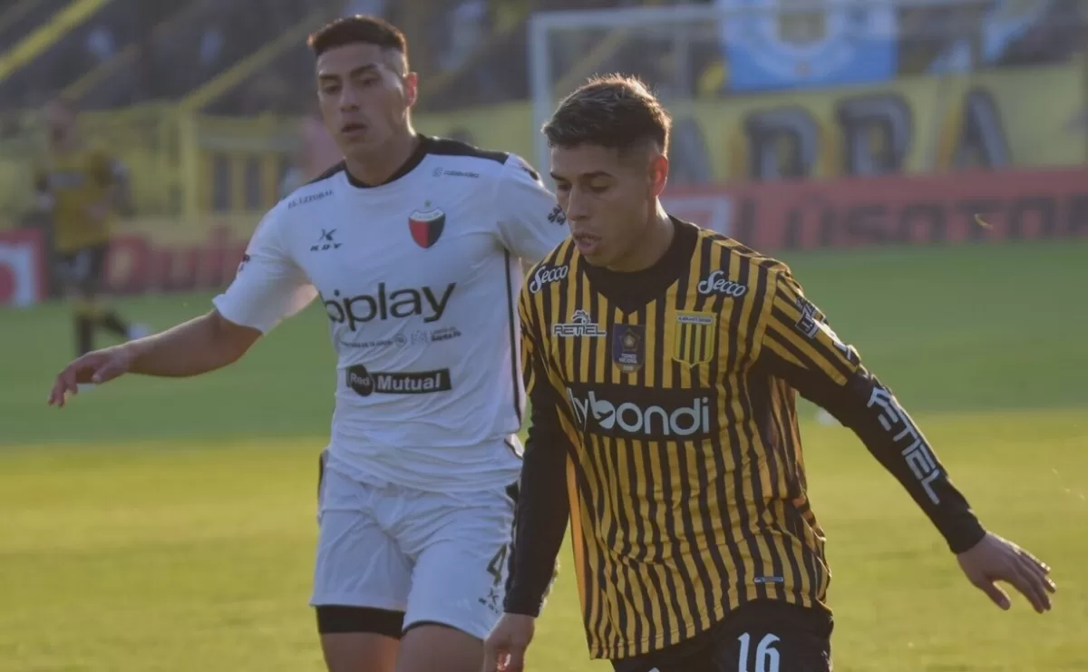 Colón rescató un empate ante Almirante Brown y sigue sin despegar