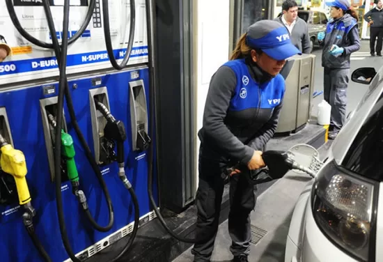 ¿Cuánto aumentarán las naftas y el gasoil desde este jueves?