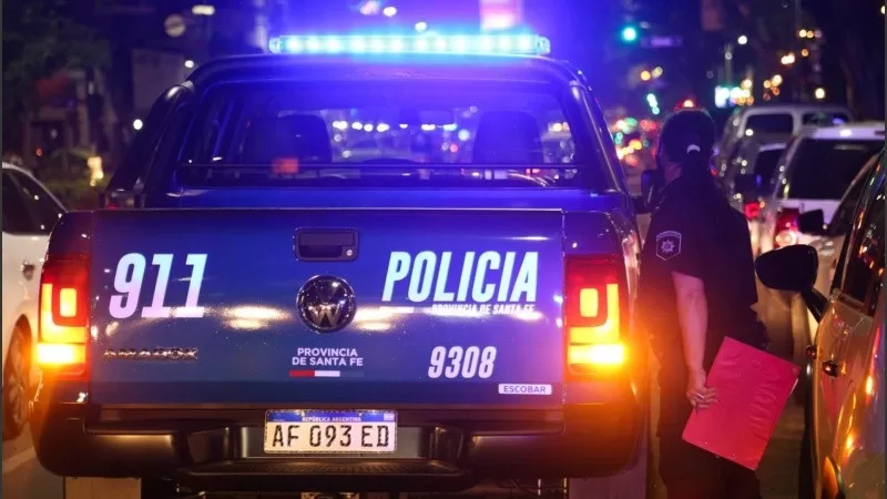 Engañaron a una pareja de jubilados y les robaron cerca de un millón de dólares en Santa Fe