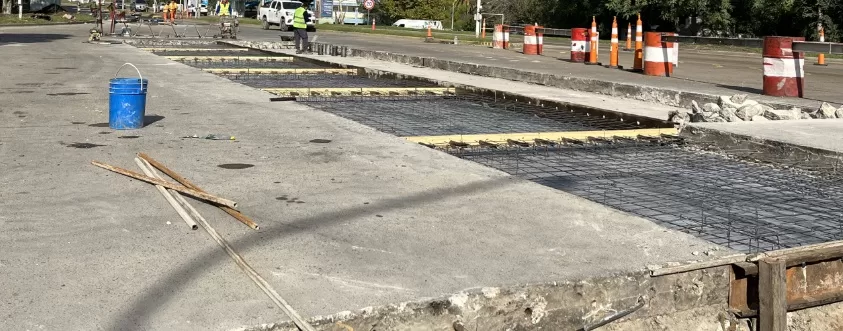 Extienden las obras de bacheo y modifican nuevamente la circulación en la cabecera entrerriana