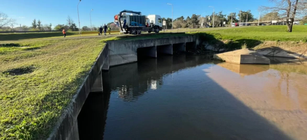 Finalizaron los trabajos de limpieza del canal de desagüe pluvial del Túnel Subfluvial