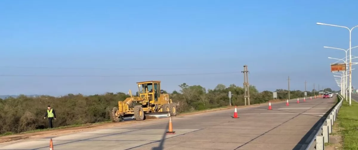 Realizan trabajos de perfilado de calzada en la cabecera santafesina del Túnel Subfluvial
