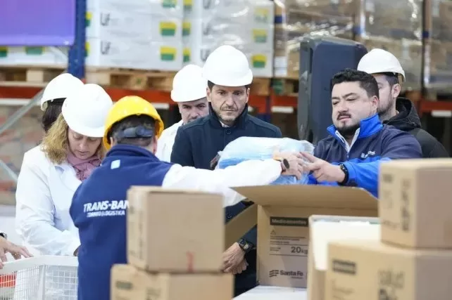 Santa Fe lanzó un nuevo sistema de distribución de medicamentos y apuntó contra Nación
