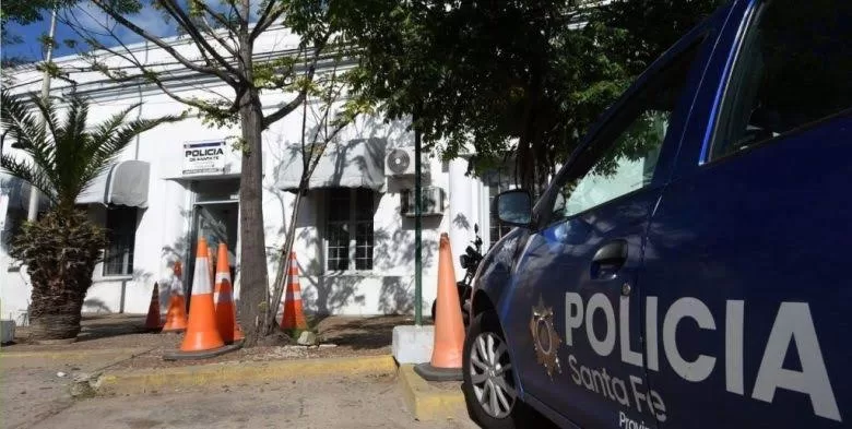 Seis policías fueron aprehendidos por la muerte de un detenido en la Comisaría 8ª