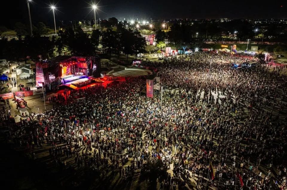Una multitud despidió los Juegos Suramericanos en el Parque del Sur con una gran fiesta