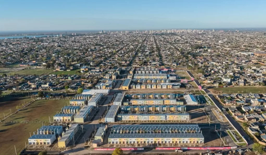 Una villa suramericana que después será un barrio: las 346 viviendas serán sorteadas entre familias santafesinas