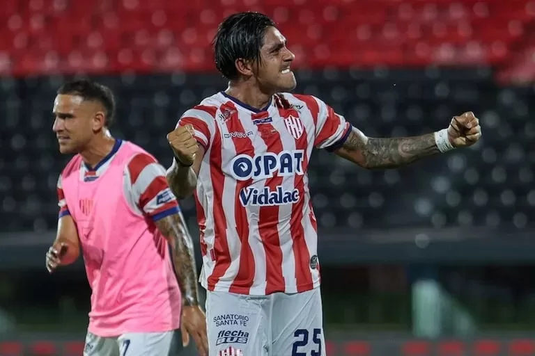 Unión confirmó los convocados para enfrentar a Independiente con dos bajas sensibles